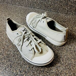 Keen Women's Size 9 Shoes Sneakers Light Brown Suede Textured Fabric Lace Up Low